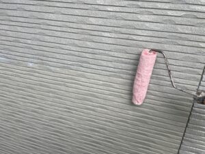 下塗り作業中